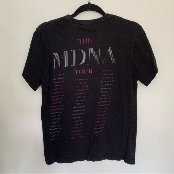The Madonna Tour Black T-Shirt - Picture 4 of 4
